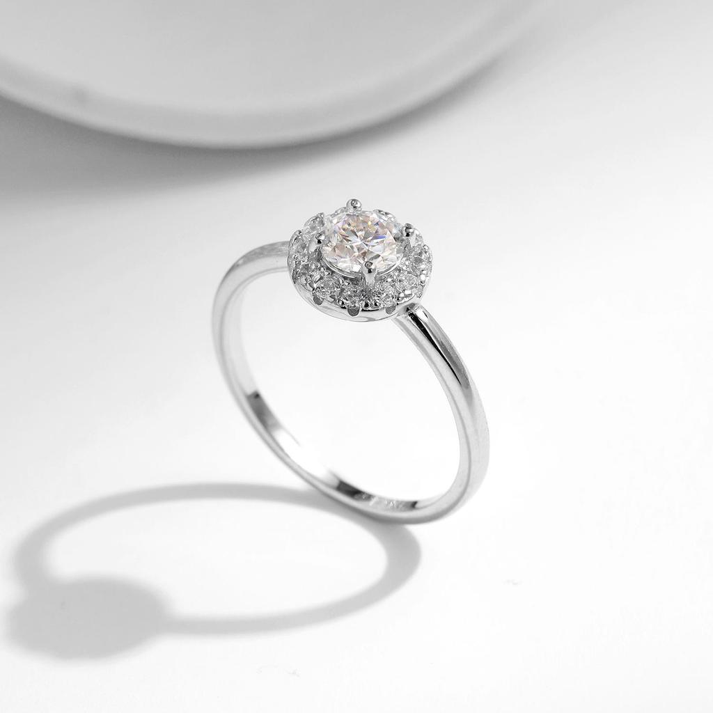 Elegant Moissanite S925 Sterling Silver D-Color Ring for Women - 50-Point High-End Ins Style.