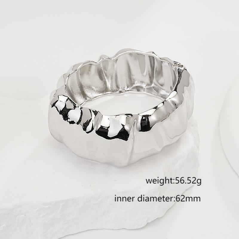 Interlocking Ring Open Bangle - European & American Light Luxury Design for Women