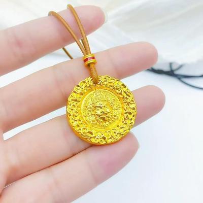 Wietnamski Złoty Żółty Wisiorek Bóstwa Bogactwa: Pomyślny Rzeźbiony Amulet Łańcuszek do Swetra na Rok Urodzenia dla Mężczyzn i Kobiet