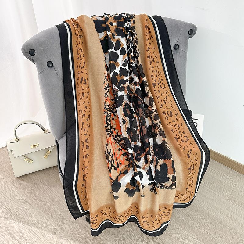 Thin scarf niche fashionable women's travel printing matching shawl office air-conditioned room fashion scarf