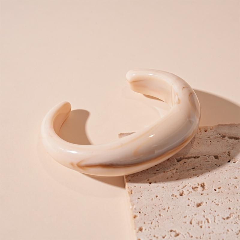 Smooth Round Acrylic Cuff Bangles For Women Vintage Exaggerated Jelly Color Smudging Bangle Wide Resin Bracelet Accessories