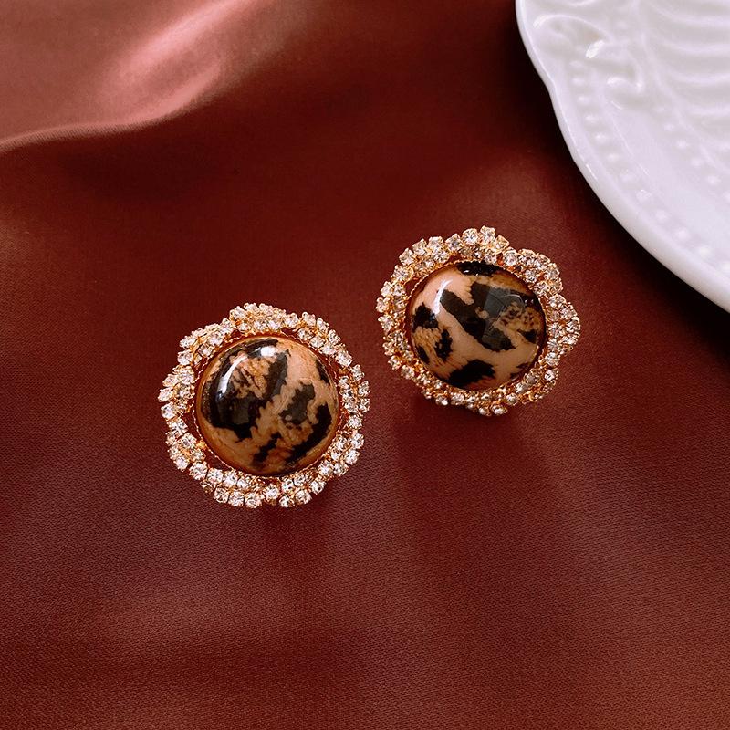 European and American Diamond-set Oval Earrings Retro Earrings Niche Light Luxury High-end Earrings Women