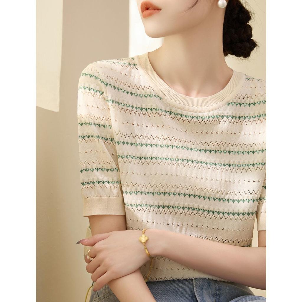 Summer Women's Knitted T-shirt Thin Cut and Slimming Round Neck Short Sleeved T-shirt