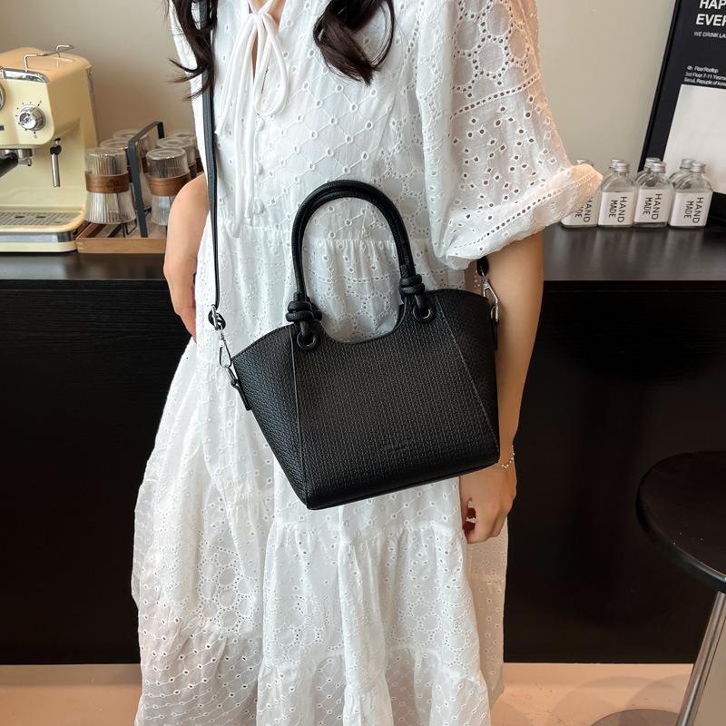 Hand-held Textured Bucket Bag Women's Summer Fashion Simple Casual Shoulder Bag New Trendy Women's Bag