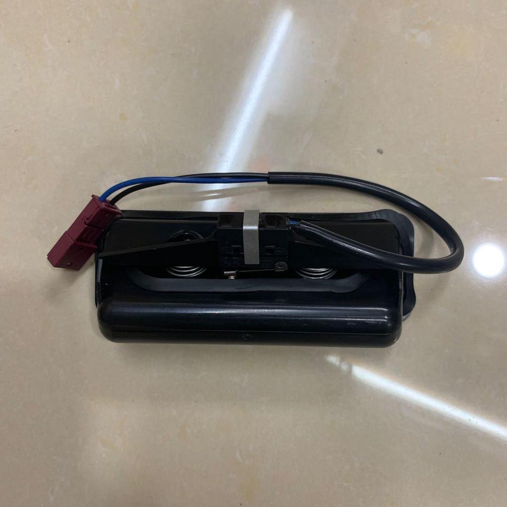 Kompatibler Kofferraumschalter für BMW E60 (Heckklappen-/Kofferraumschalter) 51248168035