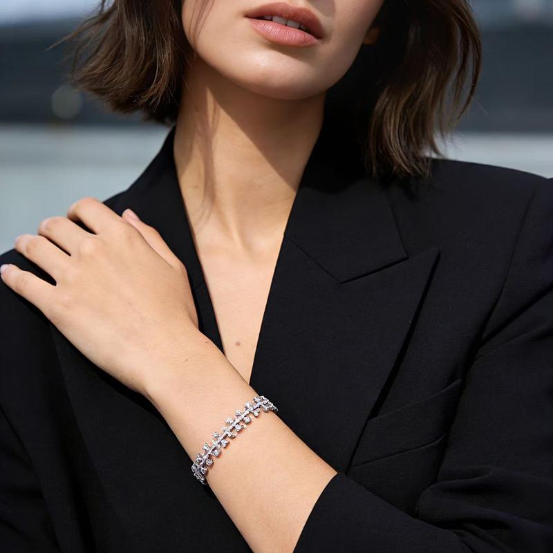 APM Monaco [Romantic Confession] Romance Series Snowflake Pave Design Exquisite and Versatile Bracelet Women’s Silver Silver S Endless Love