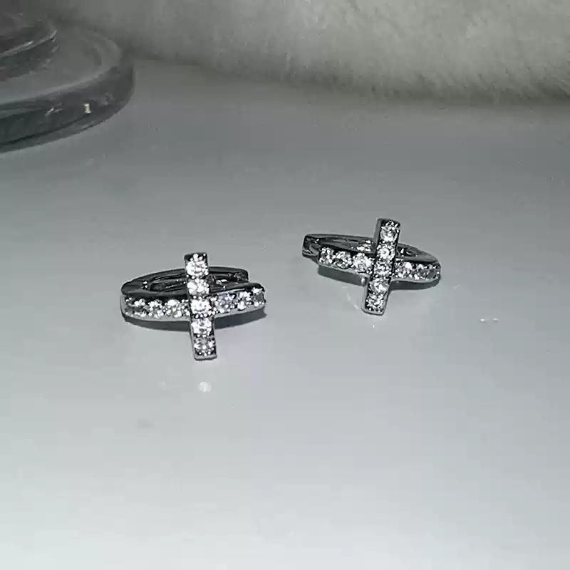 Retro simple classic super flash diamond-encrusted cross ear buckle simple niche versatile personalized earbone stud earrings