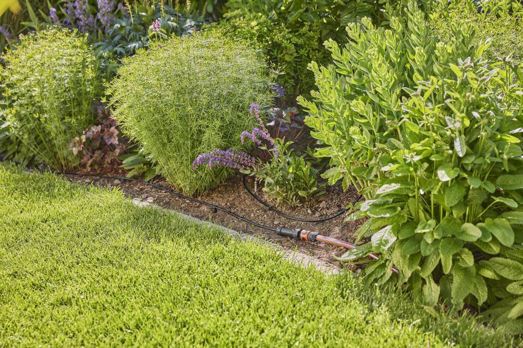 GARDENA Micro Drip Bewässerung 15m für Blumen- und Gemüse-Starter-System, Leitung, Beete, Set, 13010-20