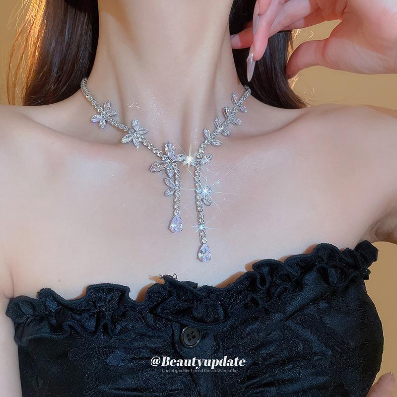 French high-end zircon butterfly fringed earrings necklace set niche temperament collarbone chain light luxury fashion jewelry