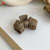 Popolare caffè nero beige fermaglio per capelli grande artiglio per capelli smerigliato fermagli per granchio forcine acriliche clip a forma di squalo geometrico