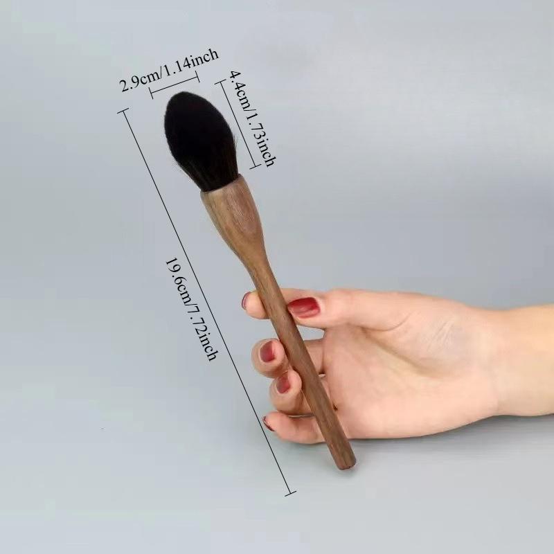 

Super Soft Vintage Wood Handle Makeup Brush High Quality Walnut Loose Powder Blush Foundation Contour Brush