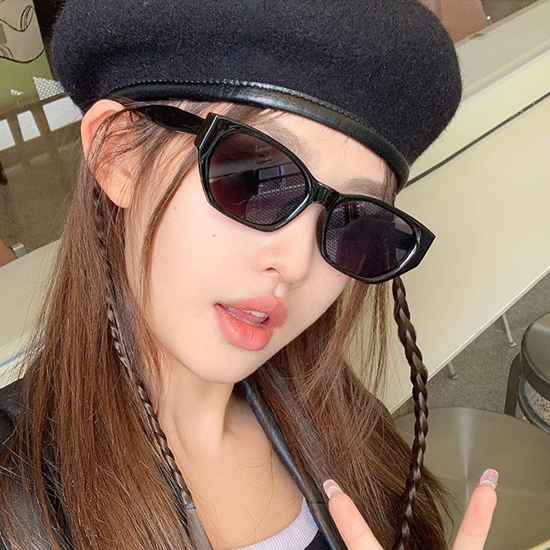 Cat Eye Sunglasses for Women Man Y2K New Fashion Sun Glasses Vintage Shade Summer Polygonal Small FrameEyewear