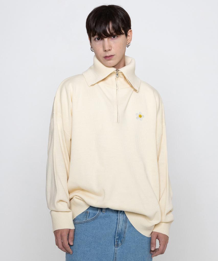 GRAVER [Unisex] White Flower Embroidered Oversized Collared Zip-Up Knit_Cream