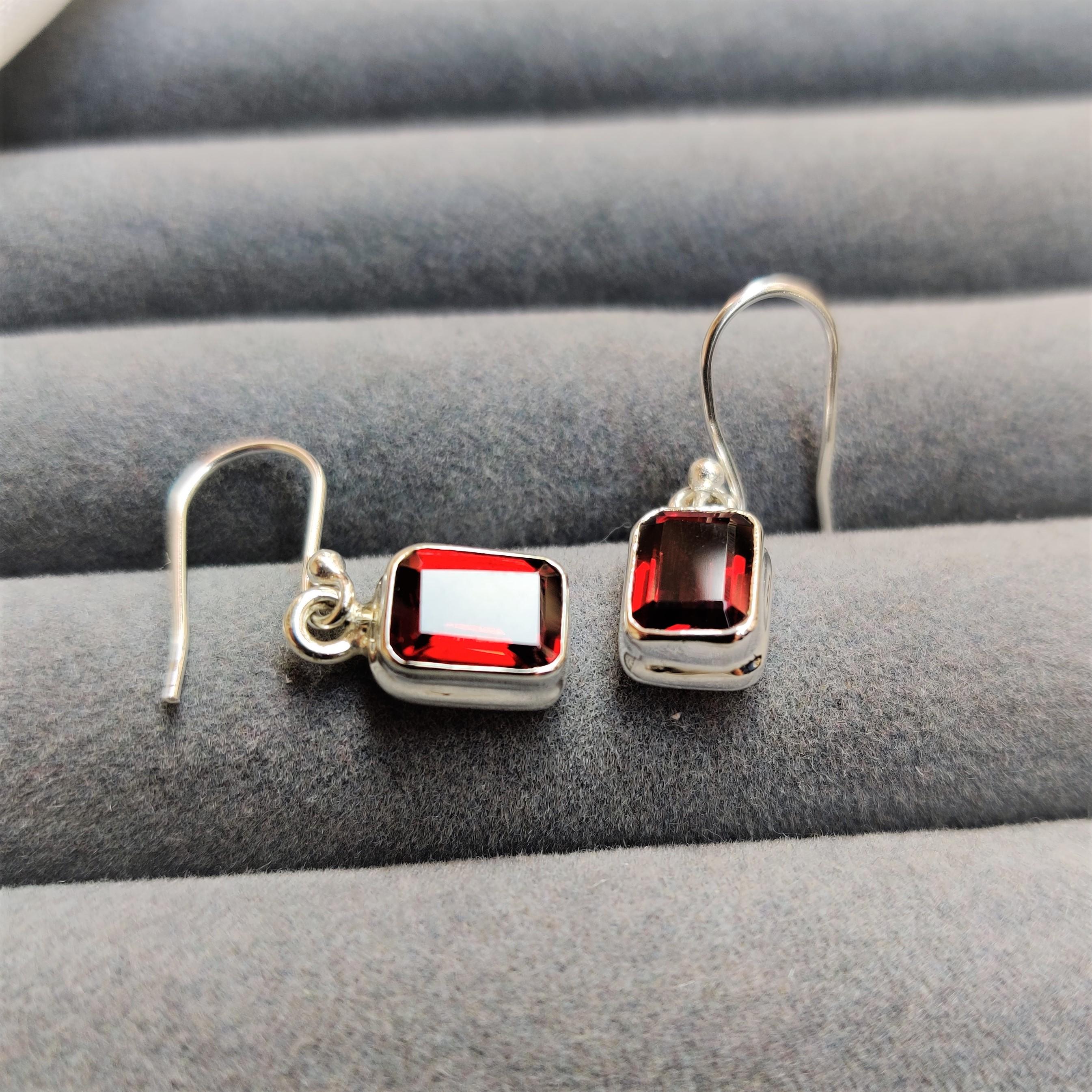 

Ювелирные изделия с подвесками из серебра 925 пробы с красным гранатом ручной работы 4,10 г