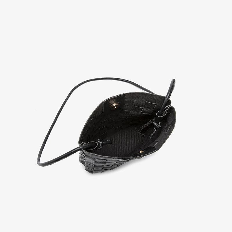 Korean Style 2023 Textured Woven Women's PU Shoulder Bucket Bag
