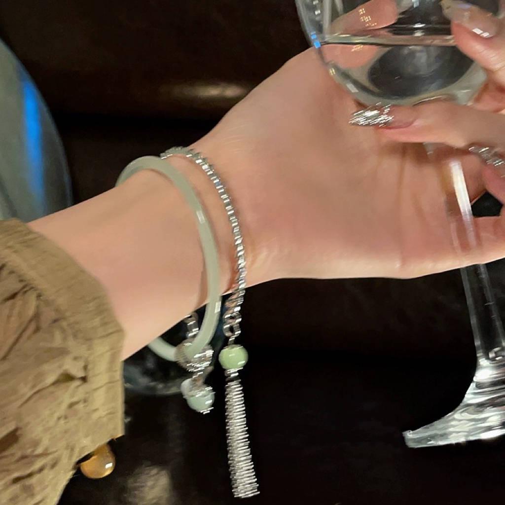 

Элегантный набор китайских браслетов-колокольчиков в осеннем стиле для женщин - Нишевый дизайн, Универсальные украшения высокого класса