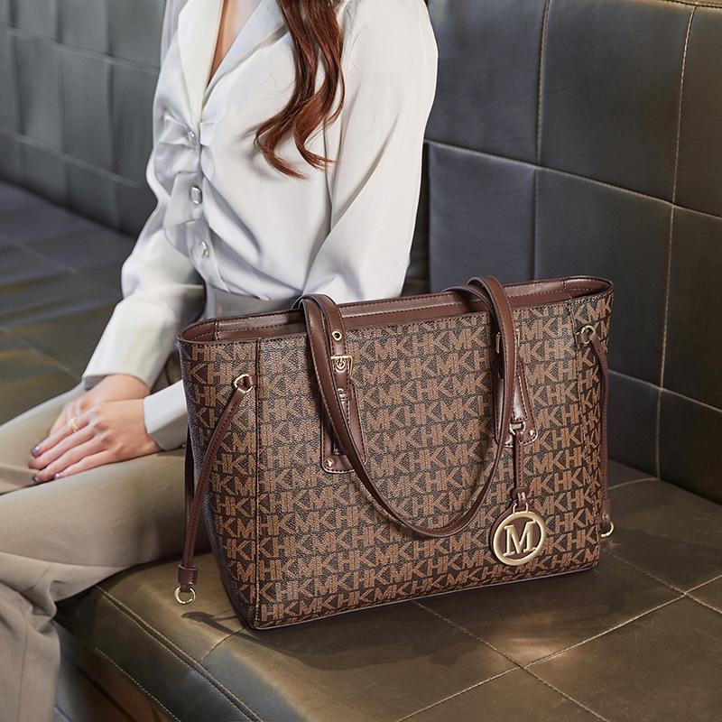 Korean Style 2026 Women's Trendy Casual Lettered Shoulder Bag - Large Capacity Bucket Handbag