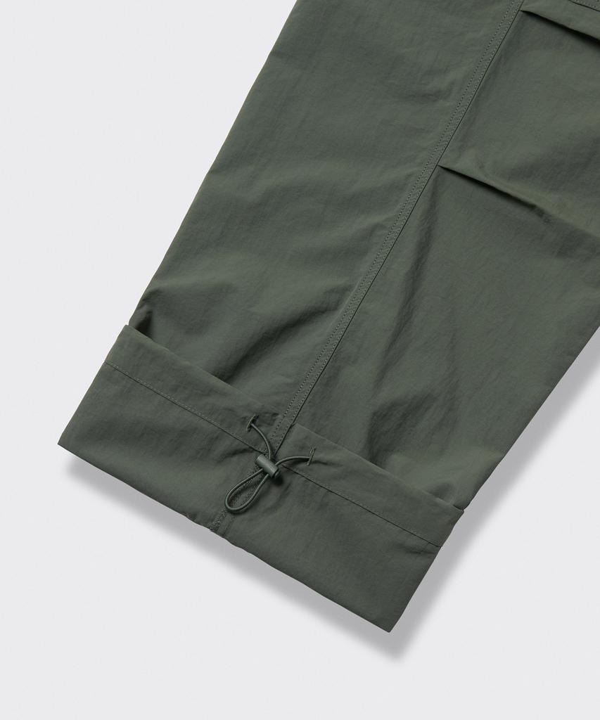 Musinsa Standard Nylon One-Tuck Parachute Cargo Pants [Khaki]