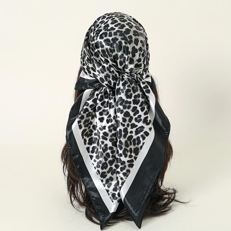 

Леопардовый квадратный шелковый шарф Женский Роскошный атласный принт Хиджаб Шарфы Парео Бандана Женская шаль Обертывание Повязка на голову Фуляр 90*90 см 90x90cm