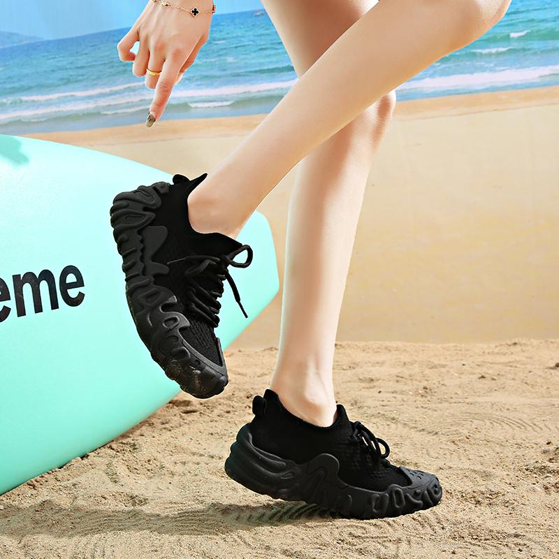 Spring and Summer New Flying Mesh Shoes Soft Sole Lightweight Sports Casual Shoes Anti-slip Wear Women Casual Shoes