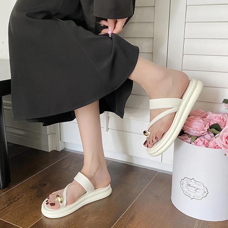 Fashion Women's Summer Platform Flip-flops Non-slip Comfortable Korean Version of Casual Seaside Beach Toe Sandals