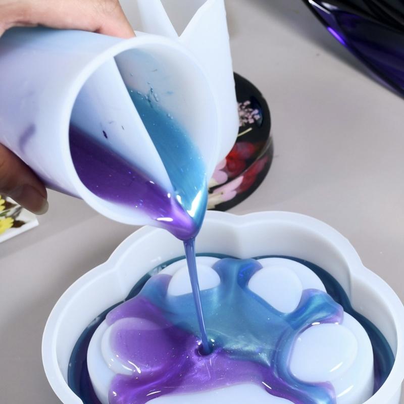 Multipurpose 120ml Silicone Measuring Cups Accessory for Epoxy Resin and Paint Mixing Sturdy and Flexible Designs