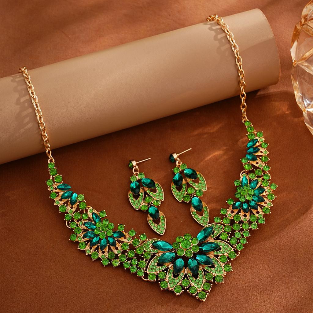 Módní šperky pro dámskou sadu