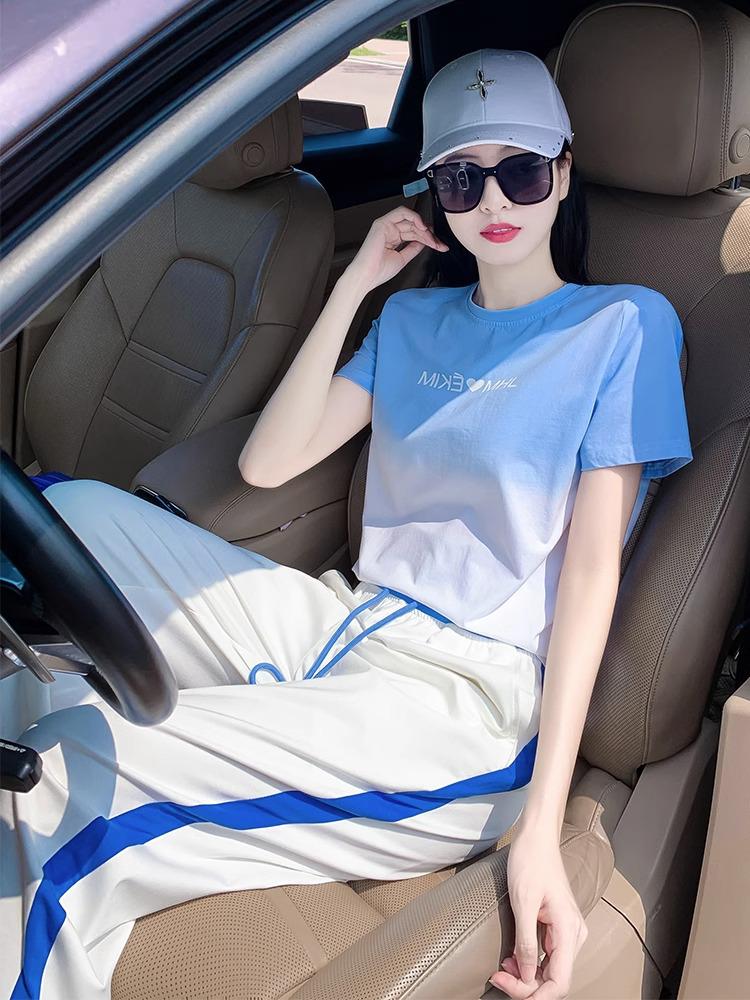 

Женский летний повседневный спортивный костюм 2025: Шикарный комплект из короткого топа и брюк широкого кроя Small