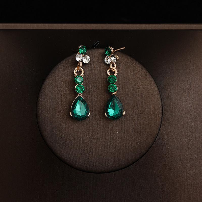 2023 Braut-Clip-Ohrringe: Hängeohrringe ohne Ohrloch für Hochzeiten & Abendkleider