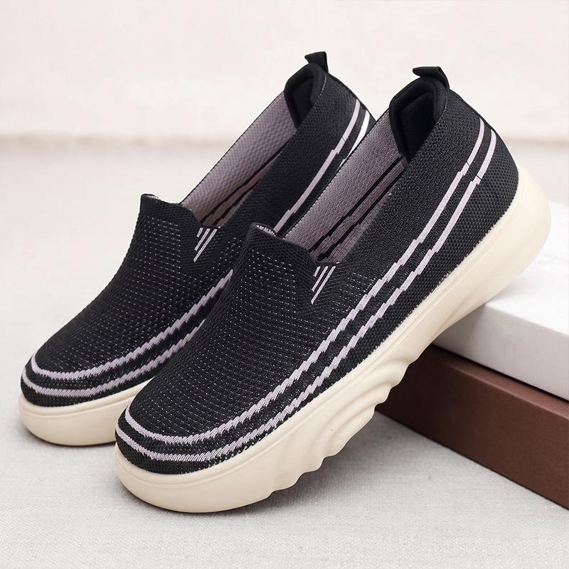 Women's Breathable Fly-Knit Slip-On Shoes: Lightweight, Comfortable, Casual Walking Shoes for Daily Commuting and Older Adults.
