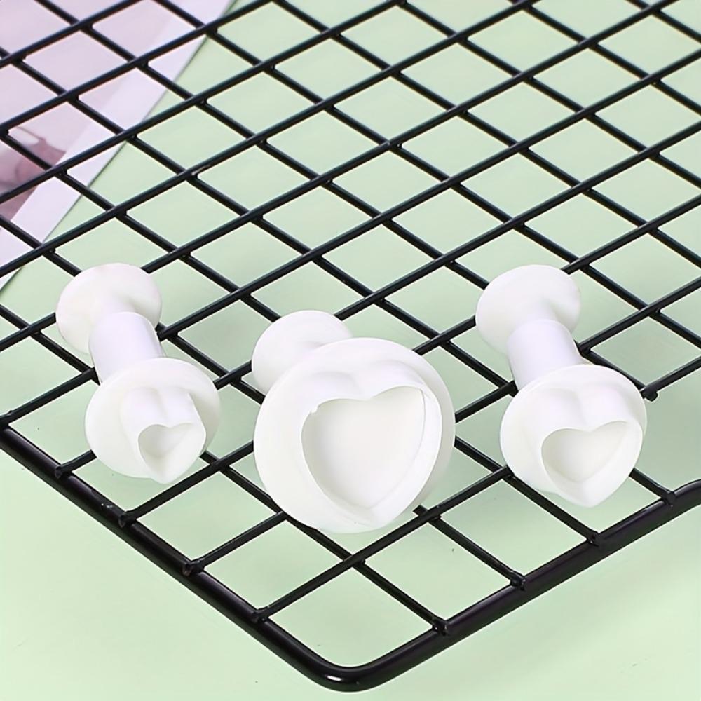 3pcs Valentine's Day Heart Shaped Spring Sugar Mold Cake Decoration Food Grade Mold Cookie Mold DIY Mold Kitchen Supplies