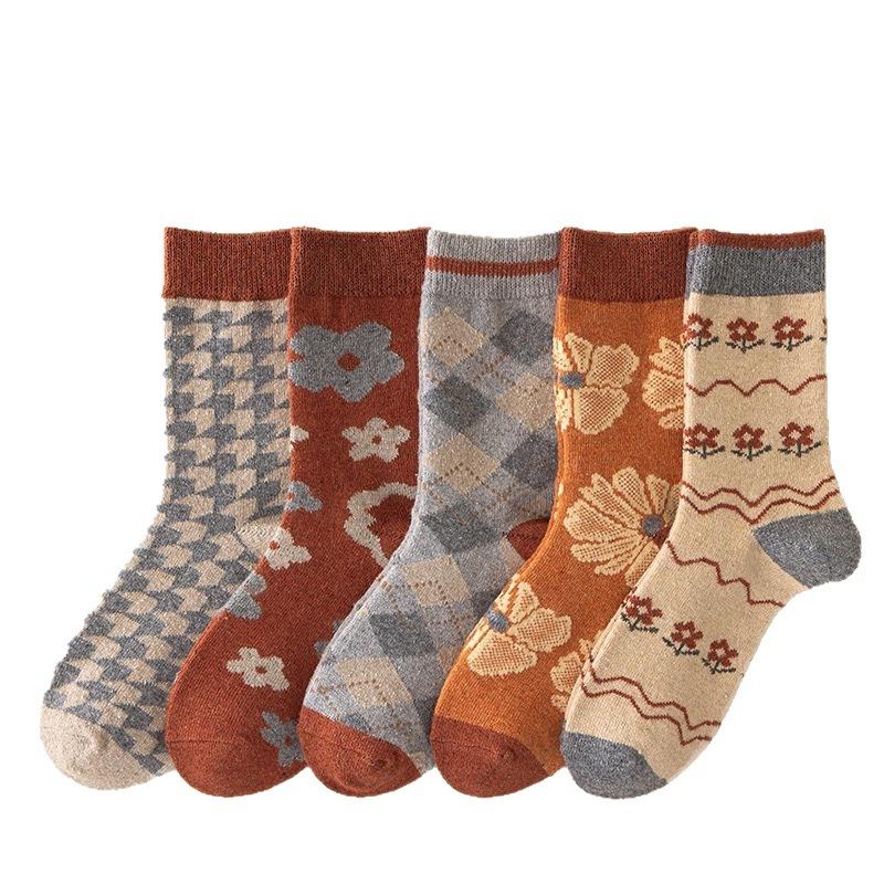 5 Pairs of Ladies' New Autumn Winter Vintage Court Style Jacquard National Windpipe Wool Socks