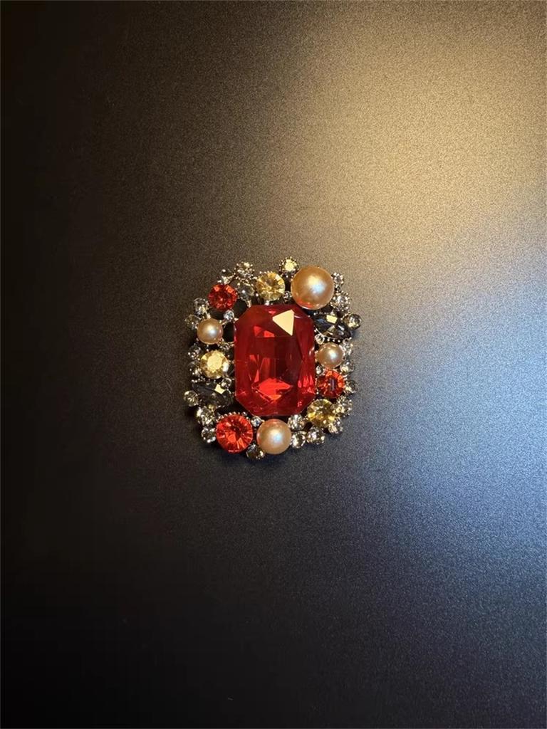 SKEDS Women Elegant Tassel Jewelry Brooches Exquisite Design Bow Flower Pin 20 Styles Luxury Crystal Corsage Fashion Badges