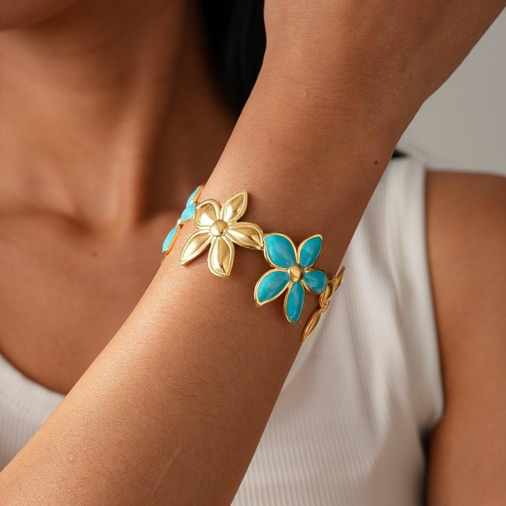 Emaille Bloem Armband Goudkleurig Vintage Manchet Elegante Open Manchetten Meisje