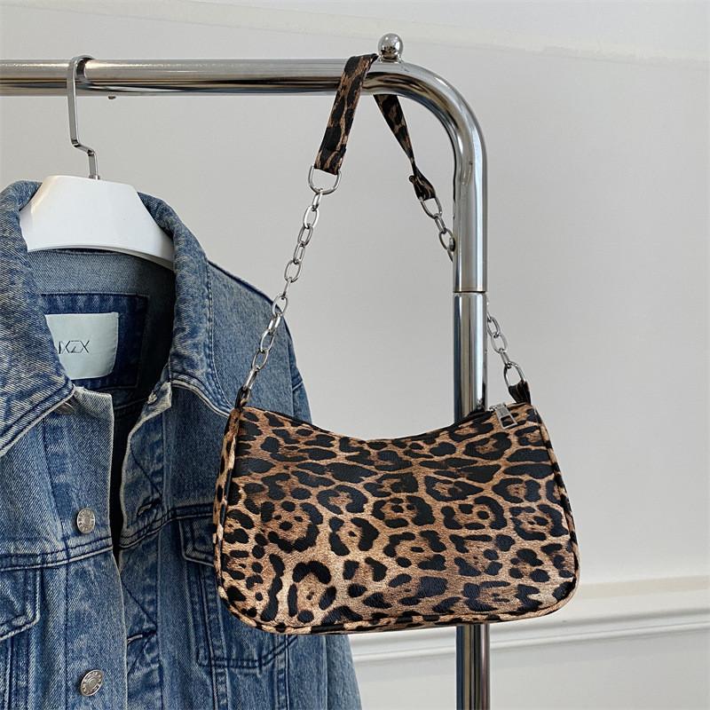 Chic Fashionable Crescent Bag For Women In Black Brown And Tan Stylish Pu Shoulder Purse кофейный