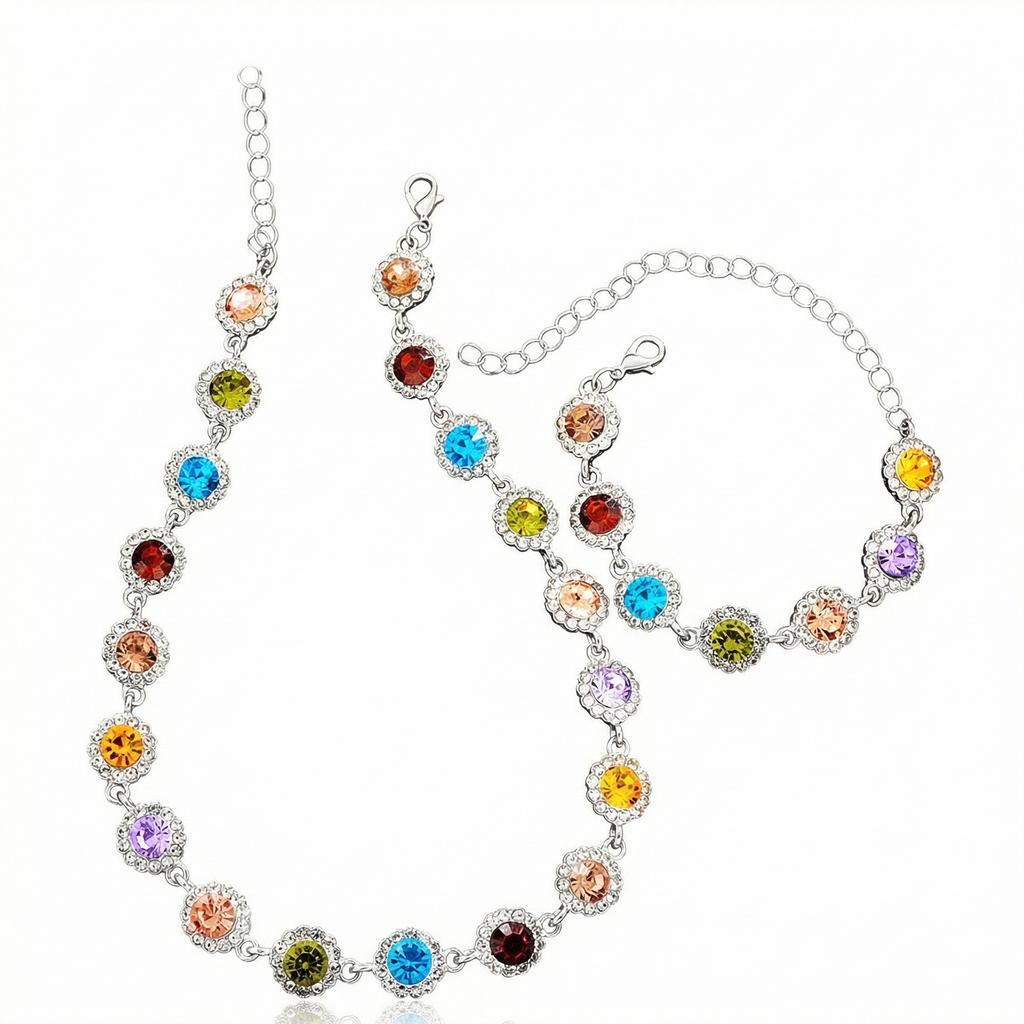 Women's French Retro Minimalist Diamond-embellished Geometric Splicing Necklace, Light Luxury, High-end Fashion, Unique Women's Accessory