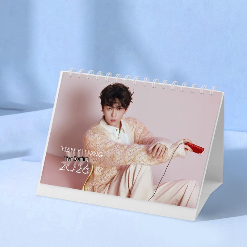 Ежемесячный фотокалендарь «Звезда 2026» от Тянь Сюнин – Креативный настольный дисплей