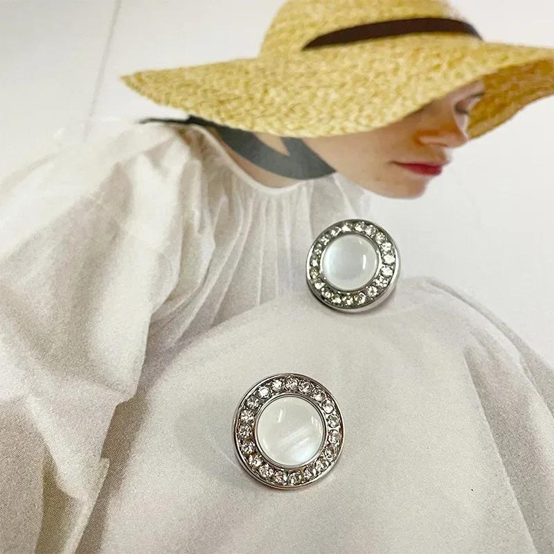 50pcs Pearl Buttons Nail-free Brooch Scarf Shawl Fixed Magnet Brooch Buckle Button Women Cardigan Clip Buckle Clothes Accessory