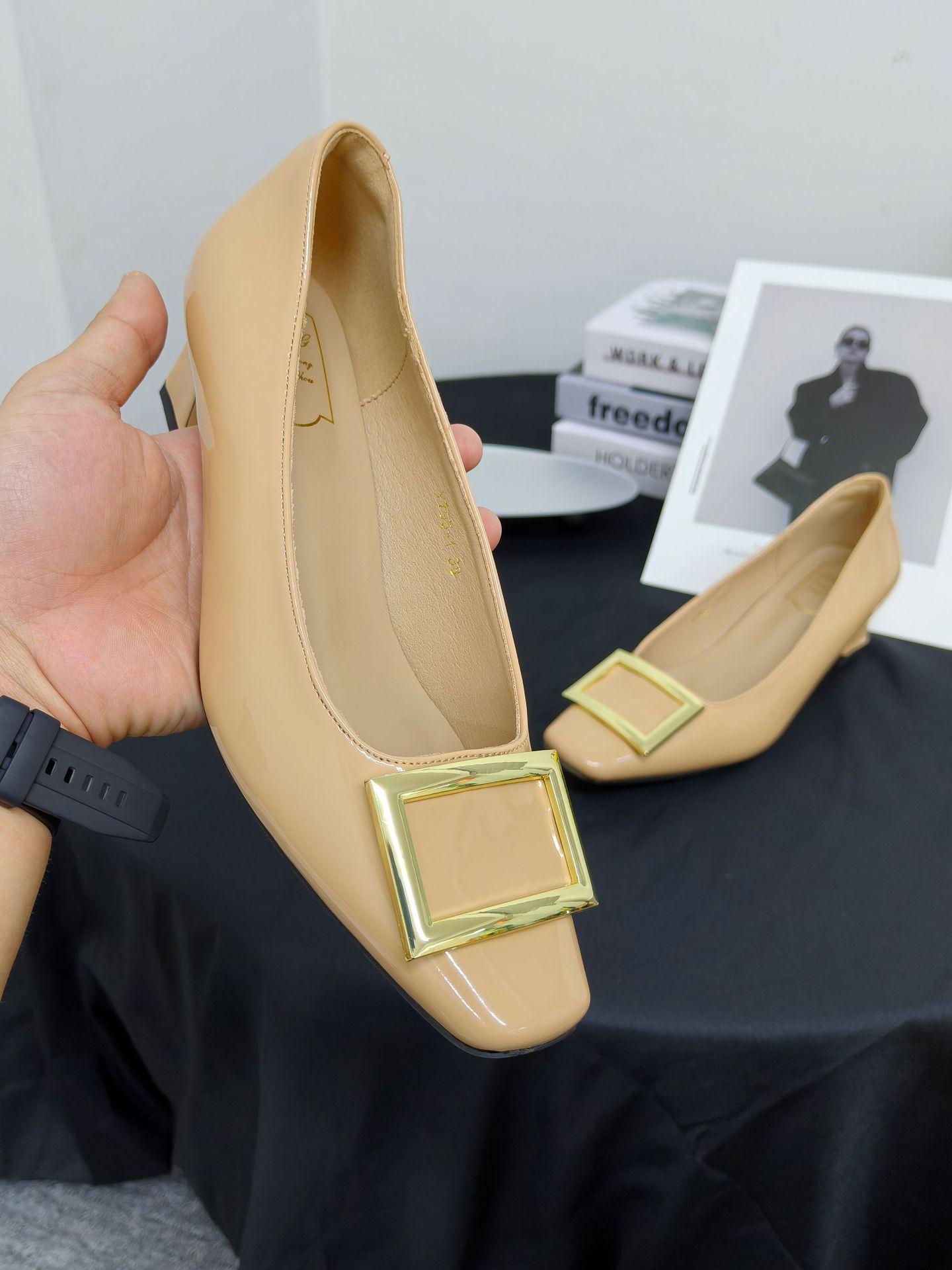 

Spot second hair! Fashion versatile new commuter ceiling square head square buckle horseshoe thick heel single shoes women s high heels 40