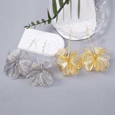 Fashion Exaggerated Ins Cold Wind Camellia Long Earrings, Light Luxury Alloy Personalized Versatile Trend Earrings