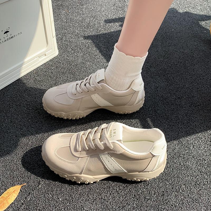 Internet celebrity super fire European station women's shoes 2025 spring new soft leather high sense moral training shoes light tide casual sp