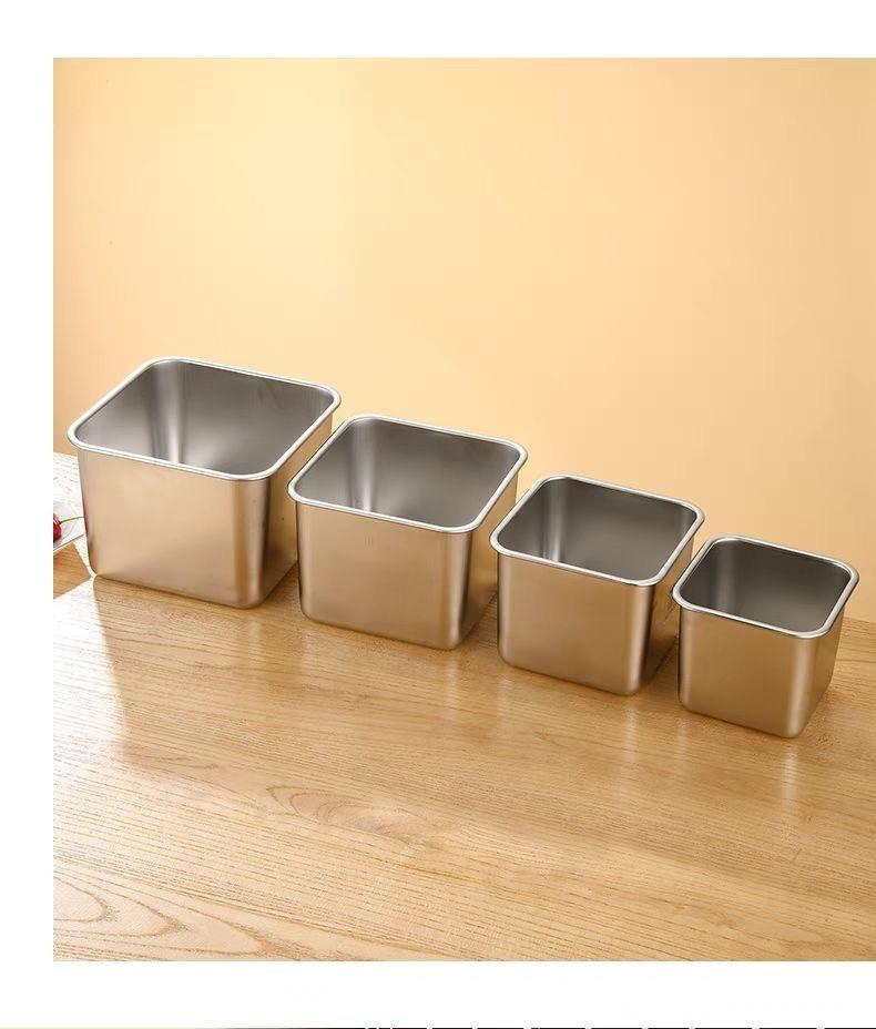 Quadratische Edelstahl-Gewürzbox 16cm mit Deckel für Küche oder Grill.