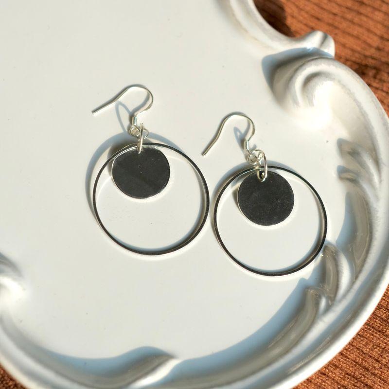 

Распродажа Конец года Большая распродажа Серьги-пусеты Серьги Распродано без компенсации Не участвуют в скидках магазина, таких как подарки за полную сумму