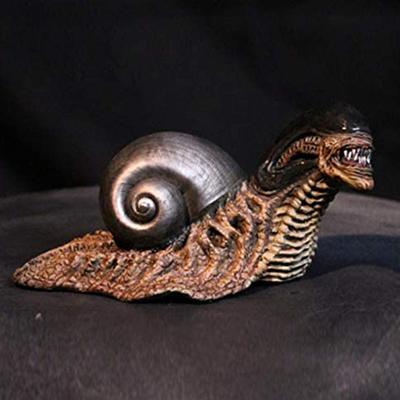 Aliens Snail Statue Figure Statues Model Doll Birthday Gifts Resin Ornaments Garden Home Decoration for Patio Lawn 14 * 9 * 8 Cm