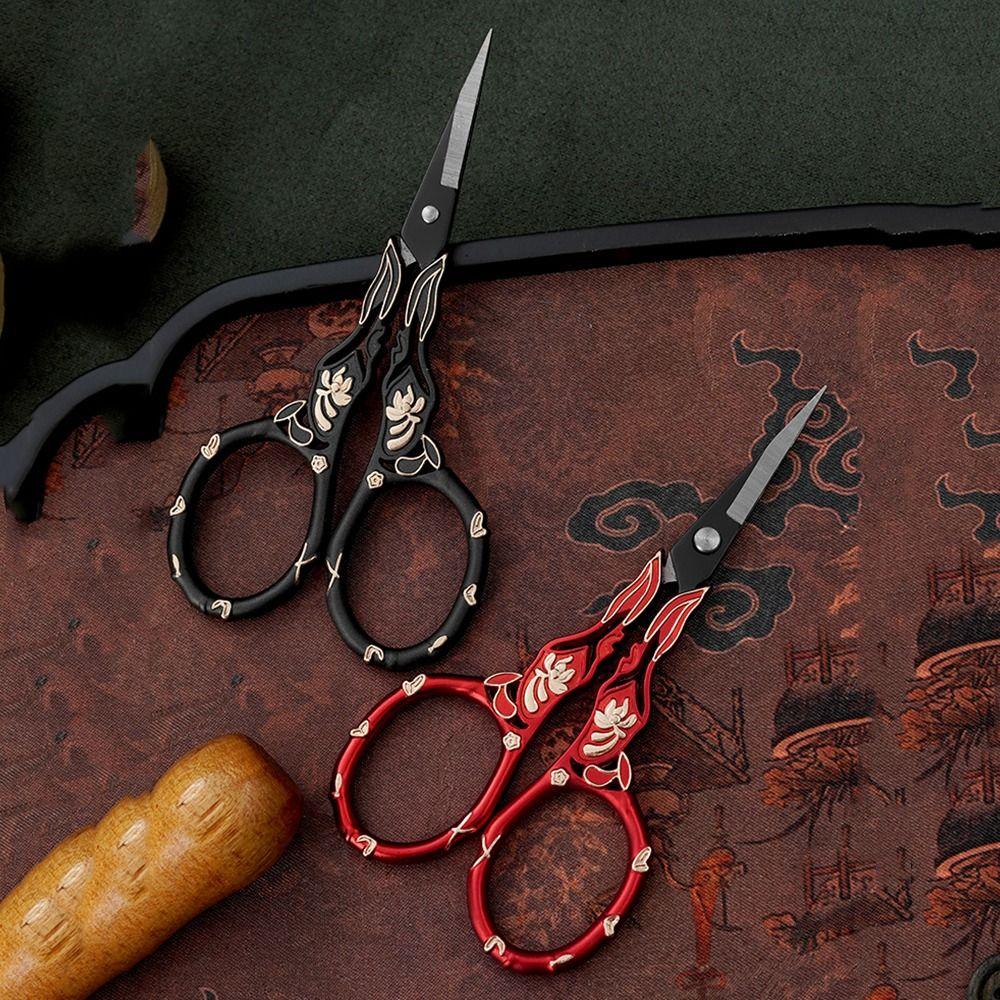 Stainless Steel Tailor Scissors Sharp Blades Rust-resistant Small Hand Scissors Comfortable Grip Vintage Design Thread Trimmer