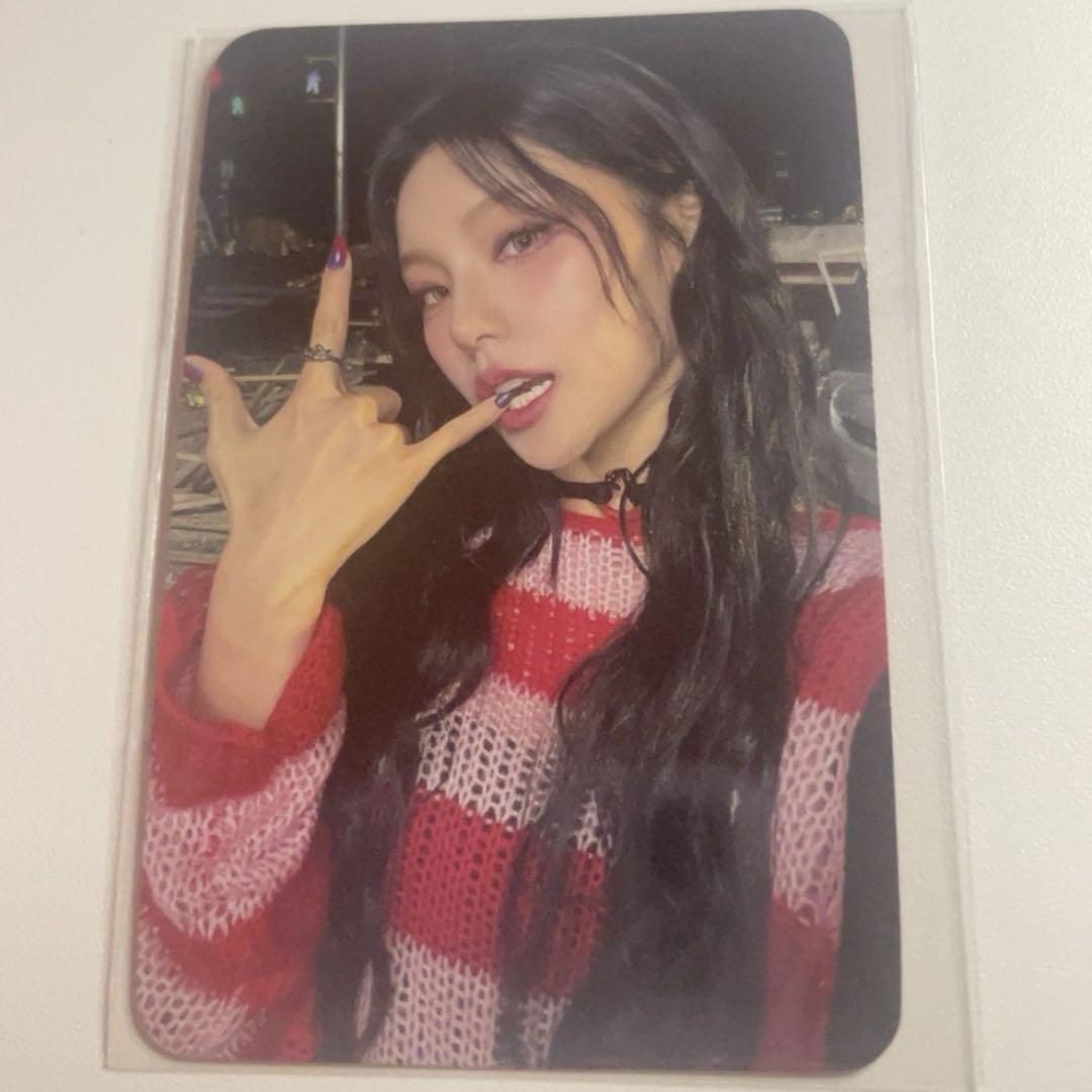 

[Б/У] ITZY GOLD Aladin Ограниченное издание Бонус предзаказа Коллекционная карточка