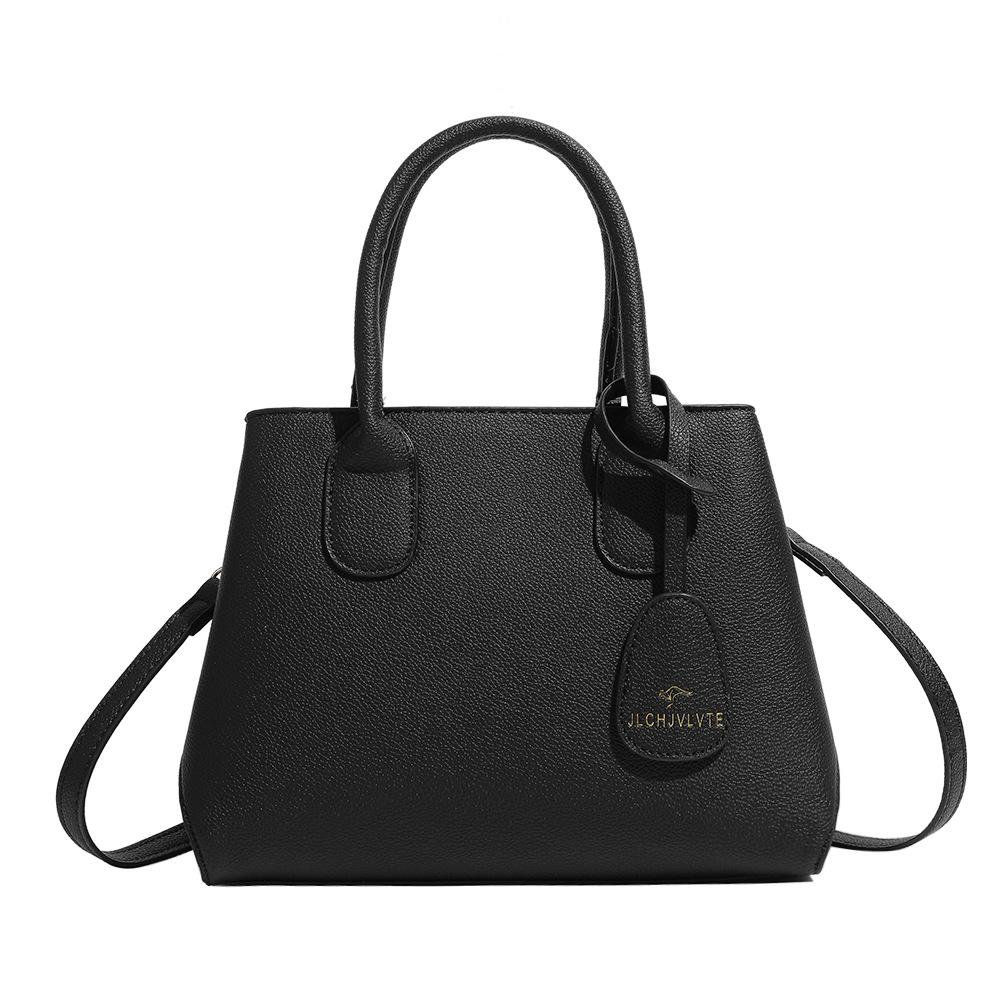 

Сумка Сумка через плечо Женская сумка-тоут Жесткая Трехмерная Большая вместимость Ручная Сумка на плечо Для поездок на работу Женская Высококлассное Чувство роскоши чёрный