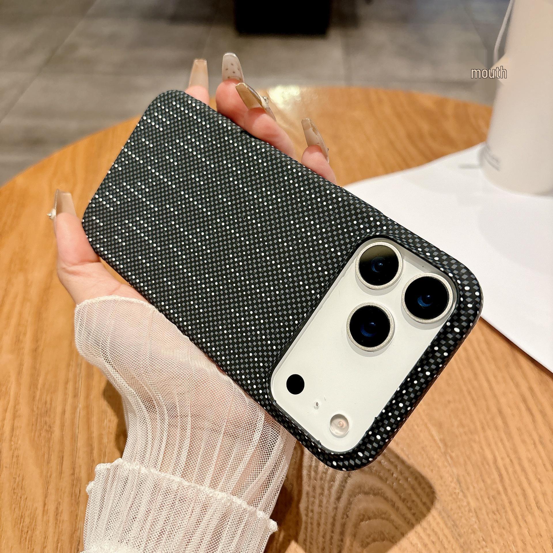 

Магнитный матовый чехол из углеродного волокна для iPhone 17 Pro Max iPhone 17 Pro Max