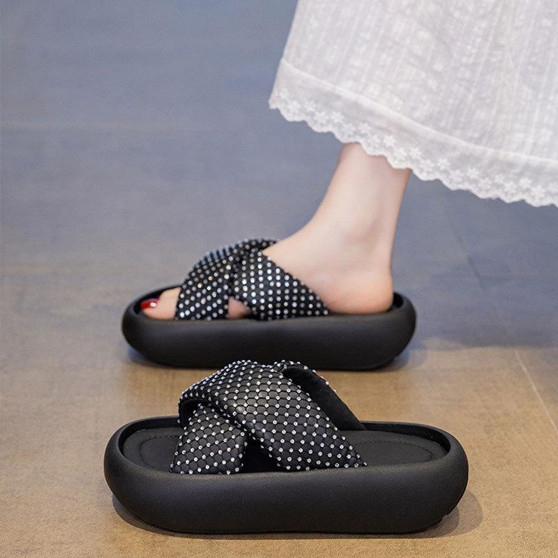 Thick-bottomed cross-strapped slippers for women's summer wear 2025 new models with skirts Internet celebrities fashion beach one-word cool slippers