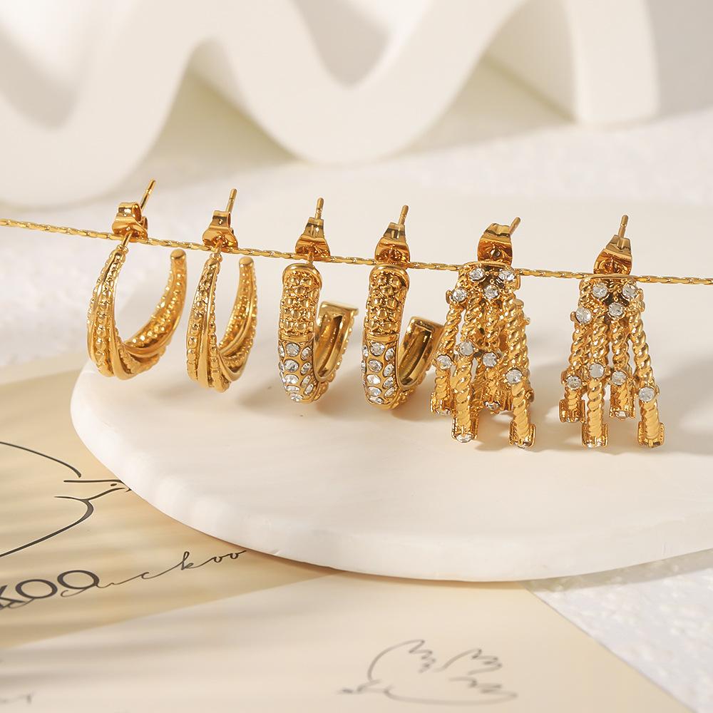 Goldfarbene Creolen für Damen mit eingelegten Zirkonia, besetzt, Stecker, Sommer